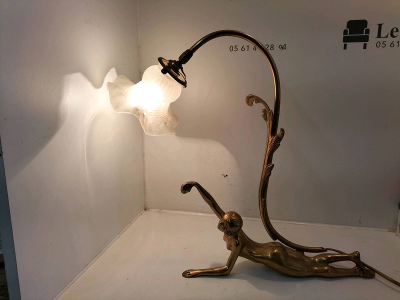 Lampe en bronze style art déco en vente dans notre dépôt-vente à Toulouse (Haute-Garonne)