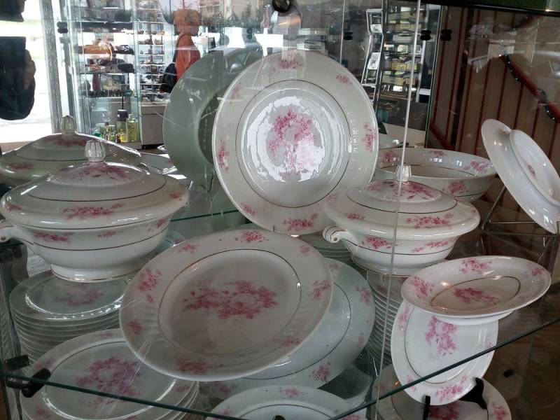 Service de table porcelaine LIMOGES